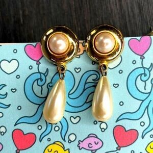 Vintage Gold toned Faux Pearl Earrings
